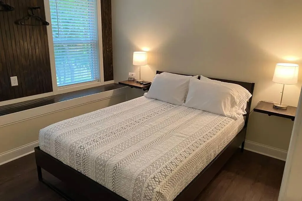 Casa vacanze 3-Bdr Direct Waterfront Cottage Charlotte